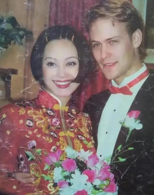 1997年，宁静嫁给美国人保罗，第一次上门，宁静：“我想要一套房子！”婆婆听后惊