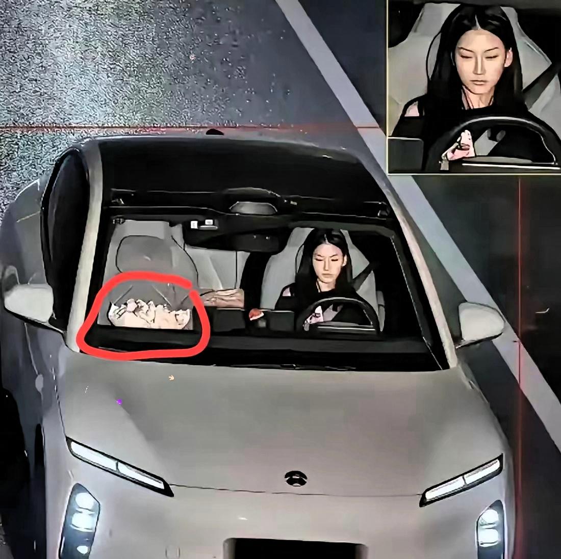 一个违章照片竟然让这个女司机火了一把，大家都是说她好美，这种违章摄像头都拍出来这