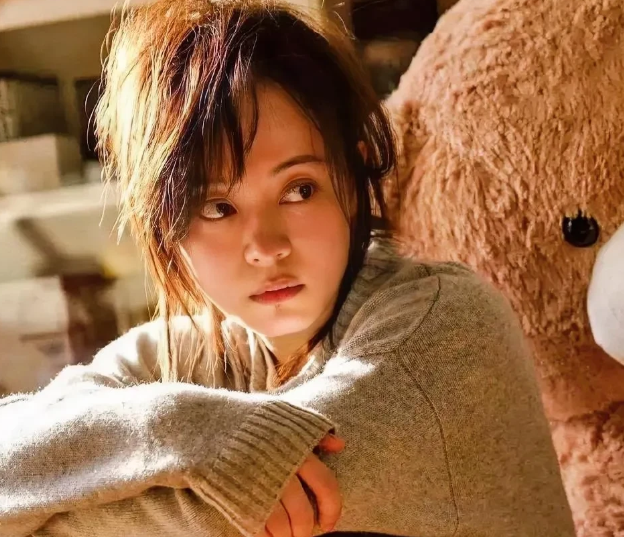 资本大佬都很喜欢孙俪原因很简单不是因为她有什么强大的背景，而是因为她自身的演