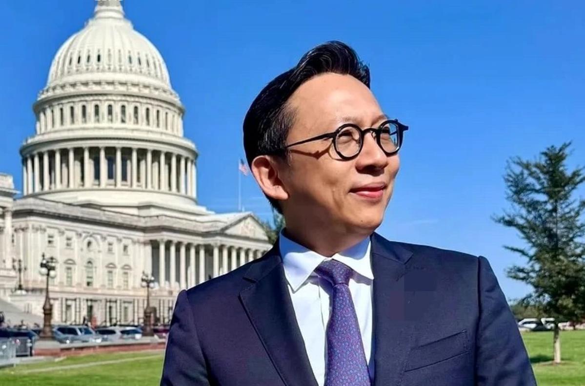 国民党民代葛如钧疯狂叫嚣：“中国是纸老虎，AI、无人机、机器人，都是假的！”