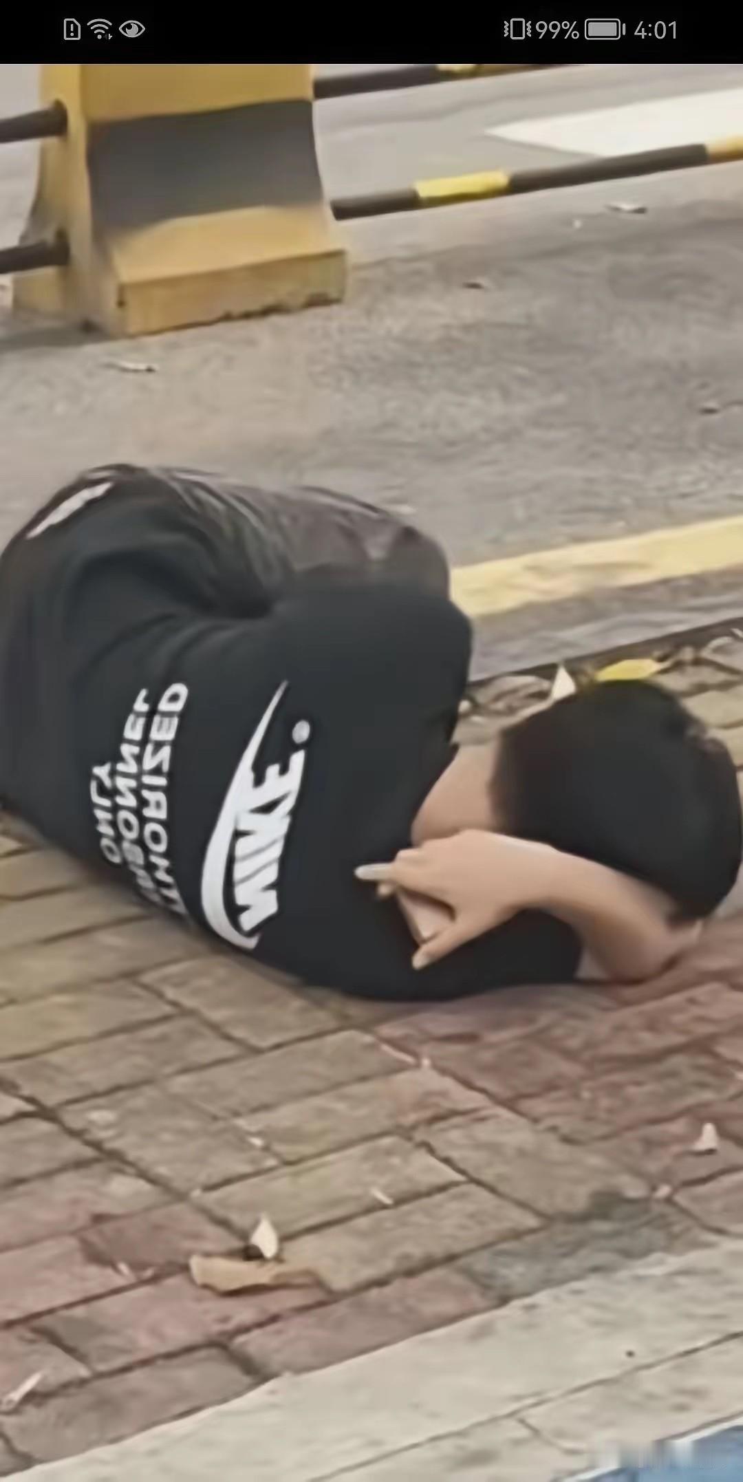 太遗憾了！儿子高考完后，才得知母亲半个月前因车祸离世，家人为了不影响他高考，隐瞒