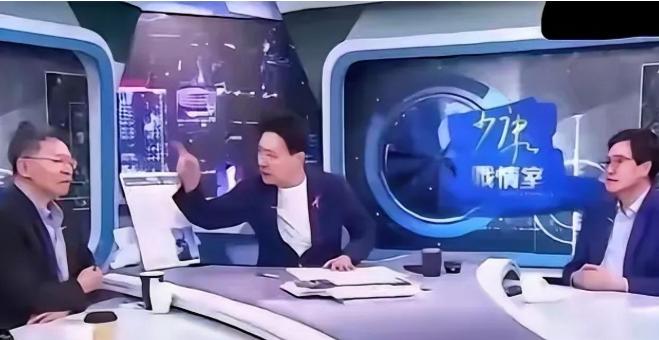 赵少康遇到对手了！5月11日，沈富雄在节目中毫不留情当面怒呛赵少康：郑丽文做啥都
