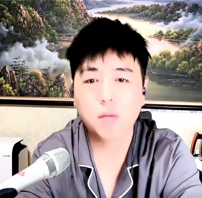 主播最怕的，不是没人刷礼物，是人心散了。这事儿是主播张伦巴在直播时说的，他聊