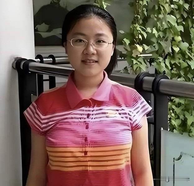 她是全国唯一两届省级文科状元:刘丁宁当年这个选择，放到今天看，依然没有几个状元敢