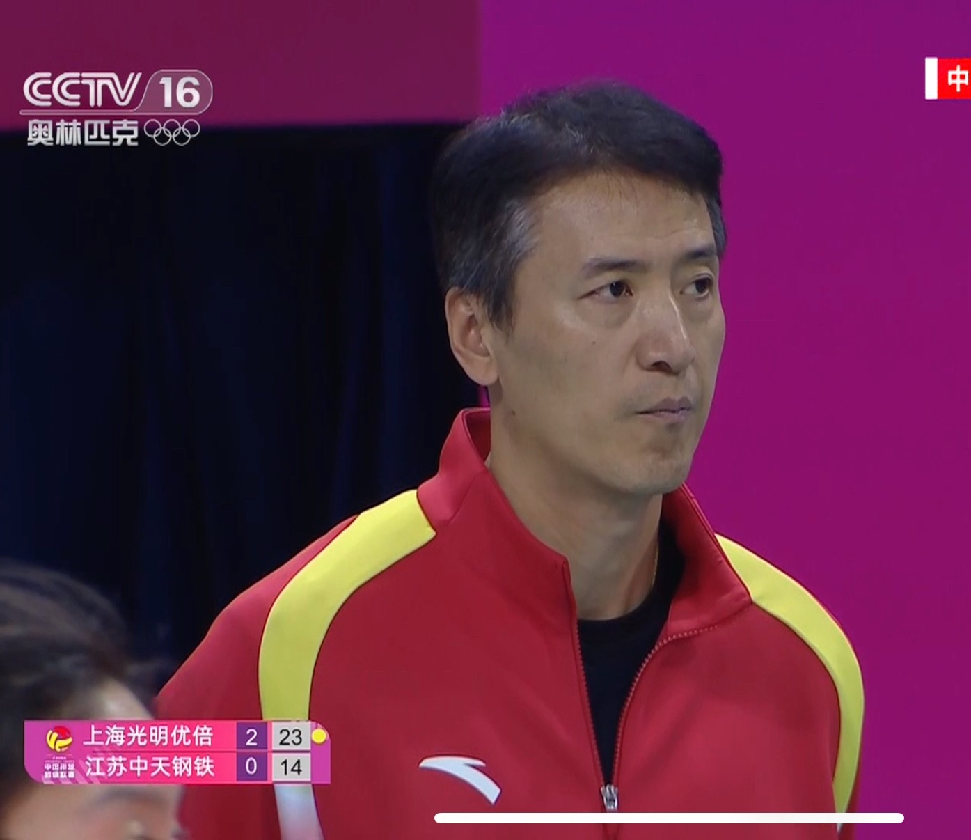 明天晚上的决胜场较量，我帮施海荣出两招▲唐欣在后排的时候，可以用个自由人穿攻手