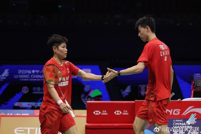 北极赛：陈堂杰换搭档后实力大减，国羽凤凰组合横扫对手晋级8强今天的1/8决赛
