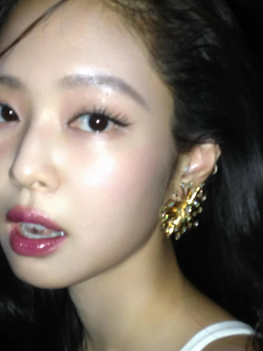 JENNIE INS更新 香奈儿女郎来也🤩