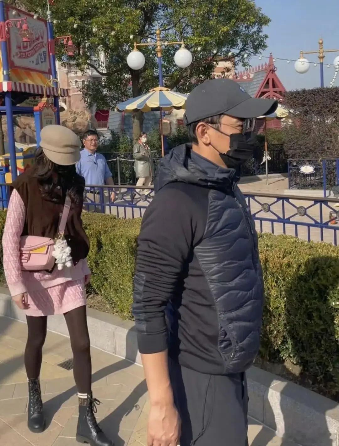 “内娱著名恩爱夫妻离婚”话题引发广泛猜测，唐嫣罗晋因长期分居、社交平台零互动等细