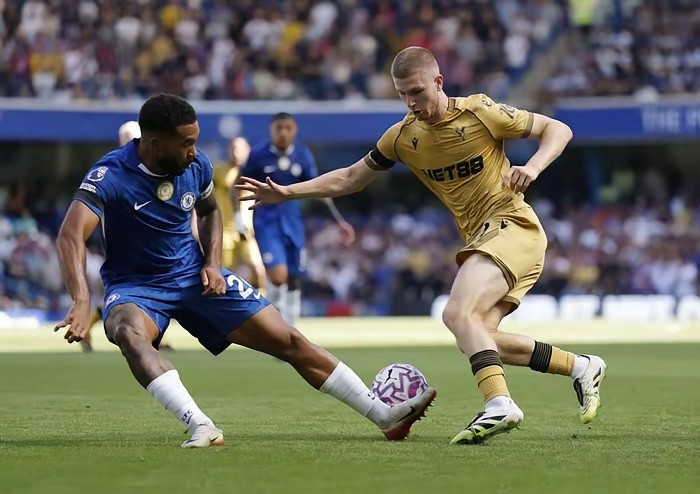 英超现役10大后腰球员，按身价排名，看看都有谁？1、凯塞多（切尔西）身价：1.1