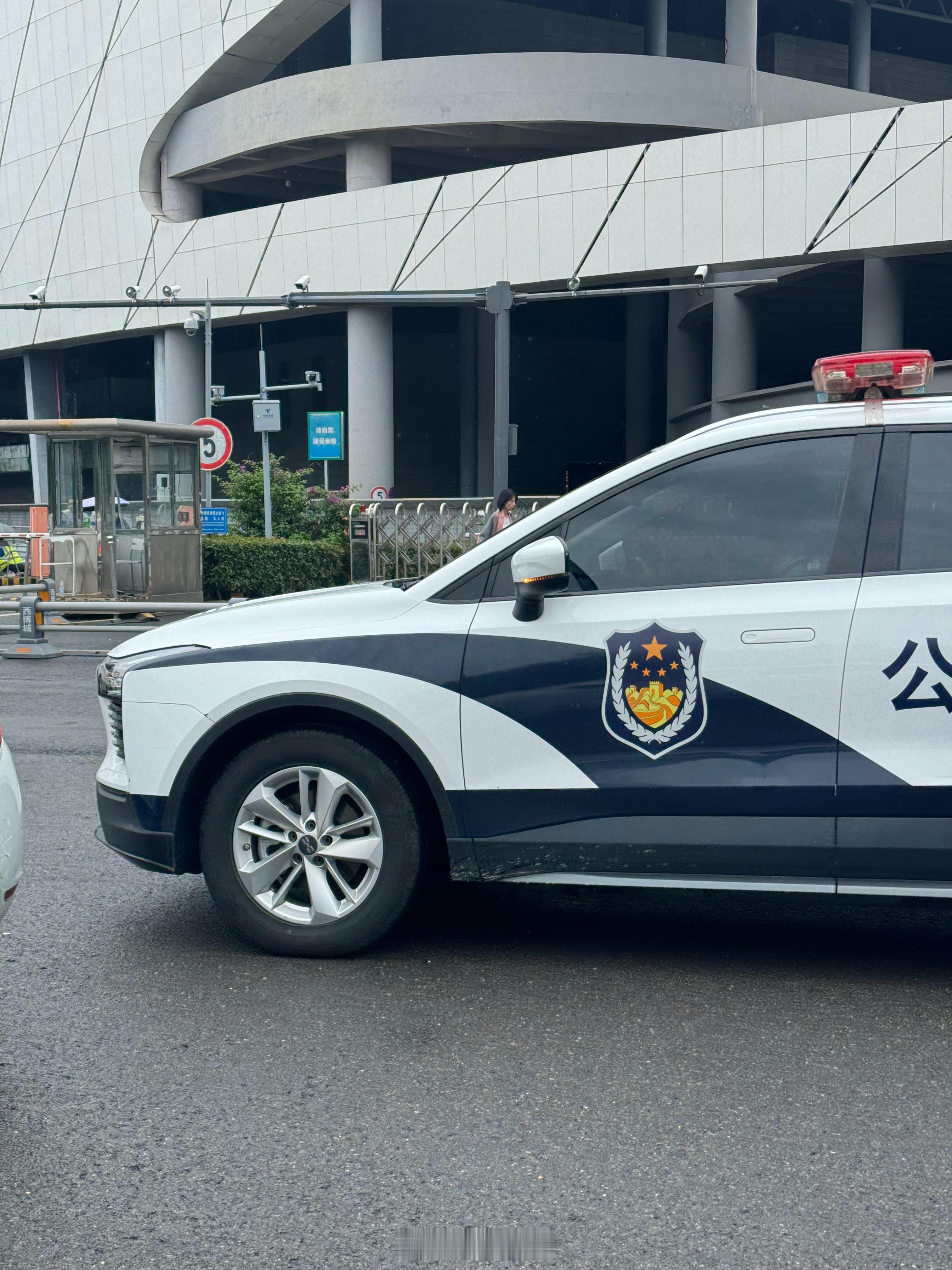 还有人认识这台车么[捂脸哭][捂脸哭][捂脸哭]​​​