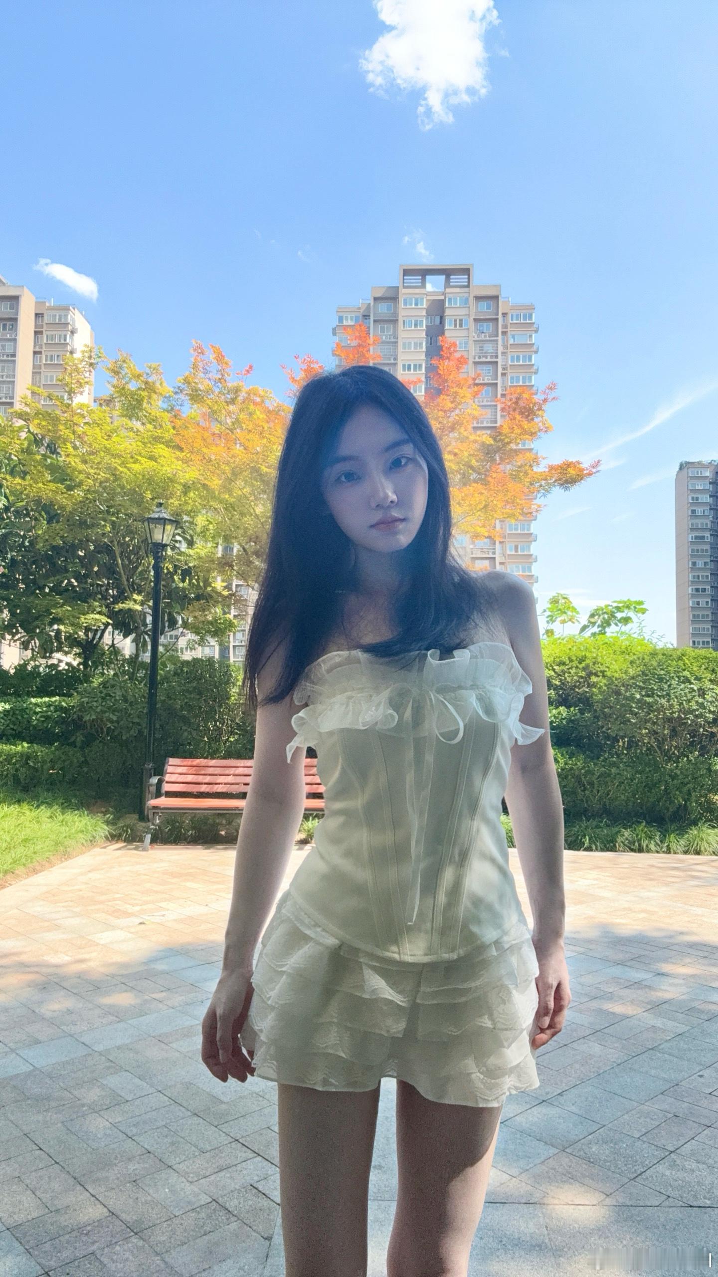 四十多度的天儿我在外面拍视频我可太认真了