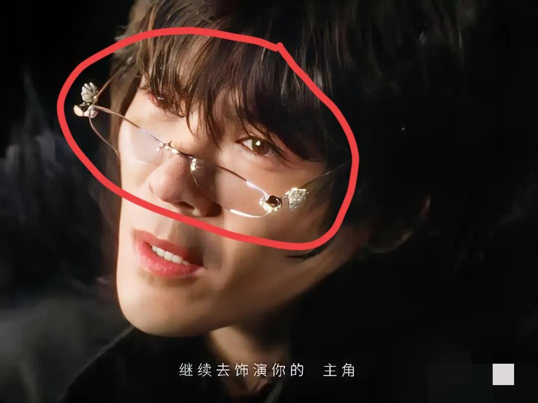 听了向佐的新歌了哪哪都好，歌词也很美但是有一个缺点，就是向佐他自己竟然在