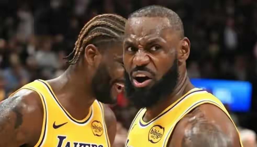 詹姆斯：雷迪克你给我听好了，想不下课就别再哔哔我，阴阳我。你当舔狗我不拦着，但是