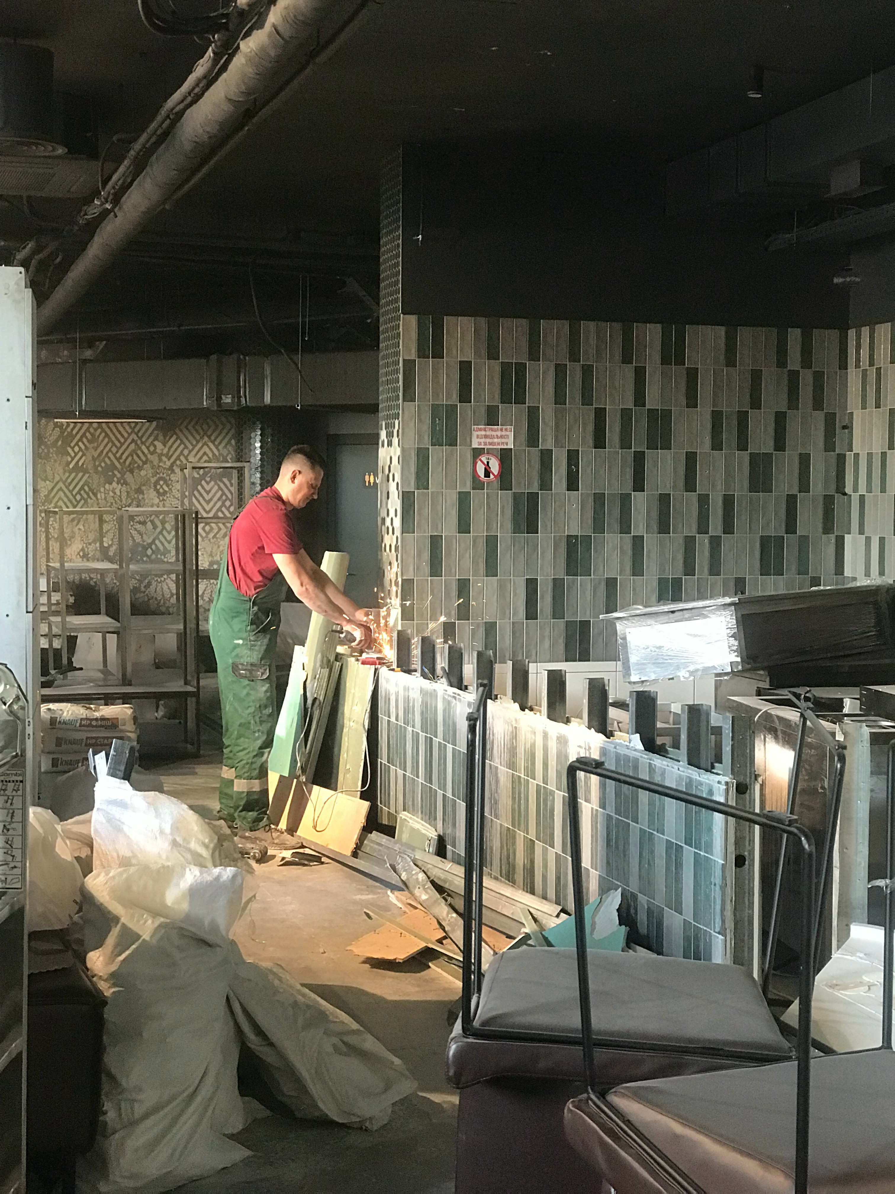 乌克兰小伙为我的乌式家常菜餐厅改造吧台乌克兰·基辅