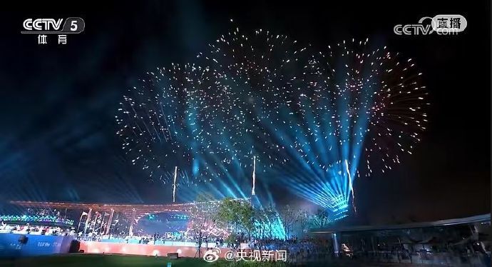 【分享！#绝美焰火告别成都世运会#🤩】#绝美焰火点亮成都夜空##世运闭幕式#