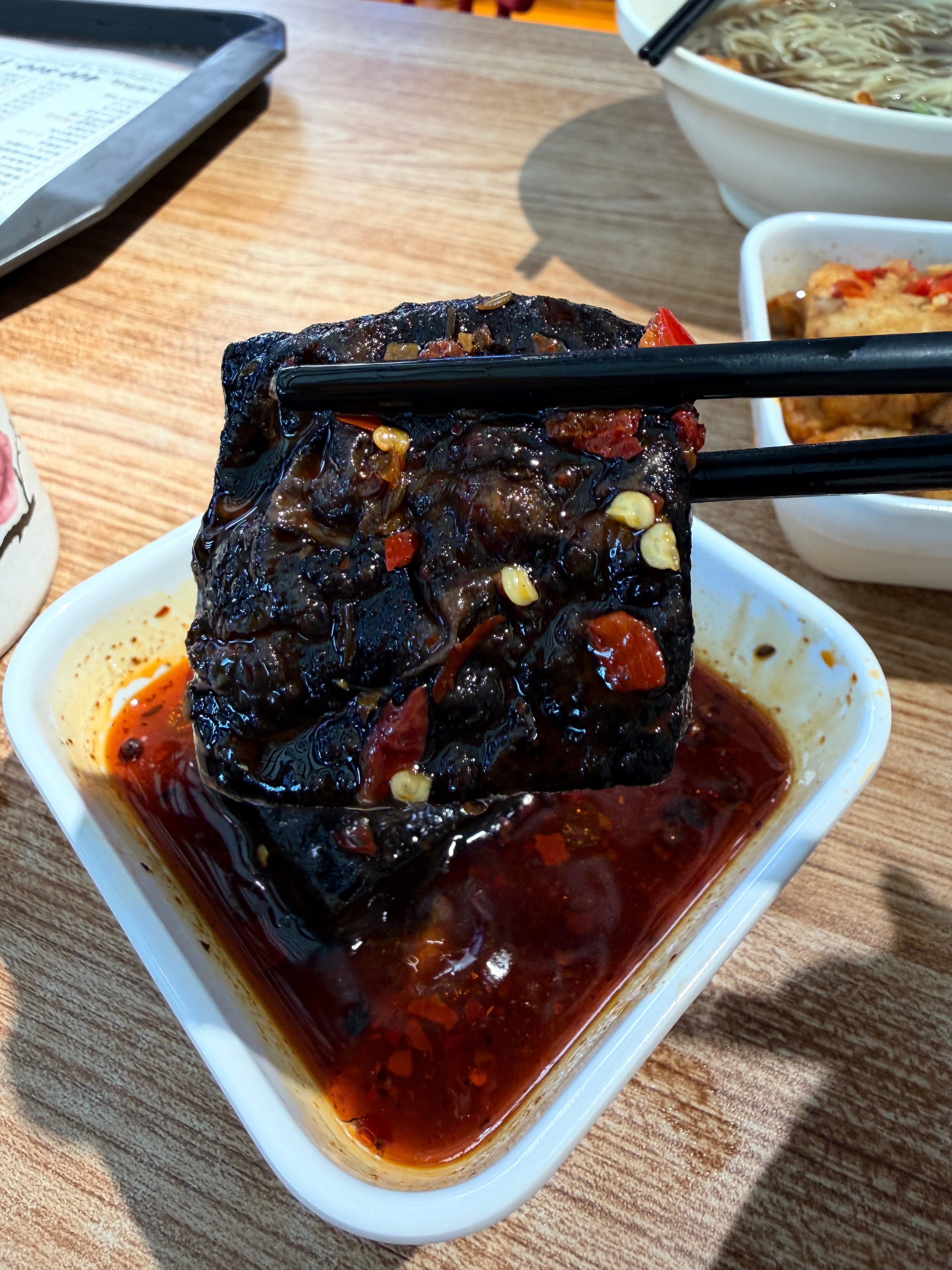 今日午餐。长沙臭豆腐+长沙缸子面🍜高铁🚄回合肥喽[大笑][大笑][大笑]