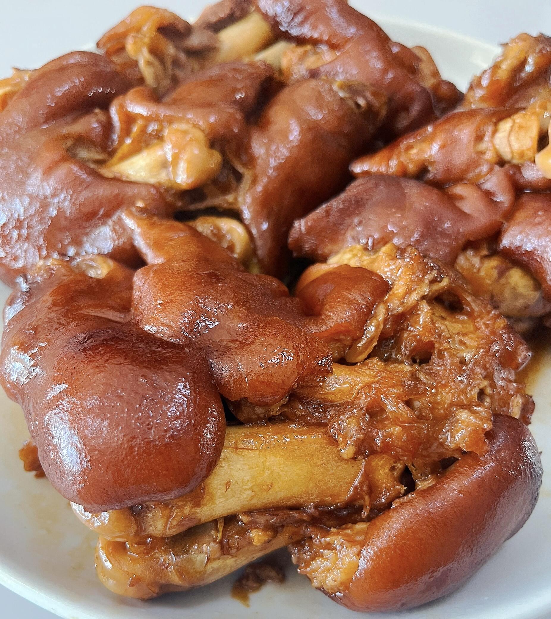 卤猪蹄教程！肉多筋弹，好吃到舔手指停不下来家人们！谁能拒绝一碗软烂脱骨、胶质爆