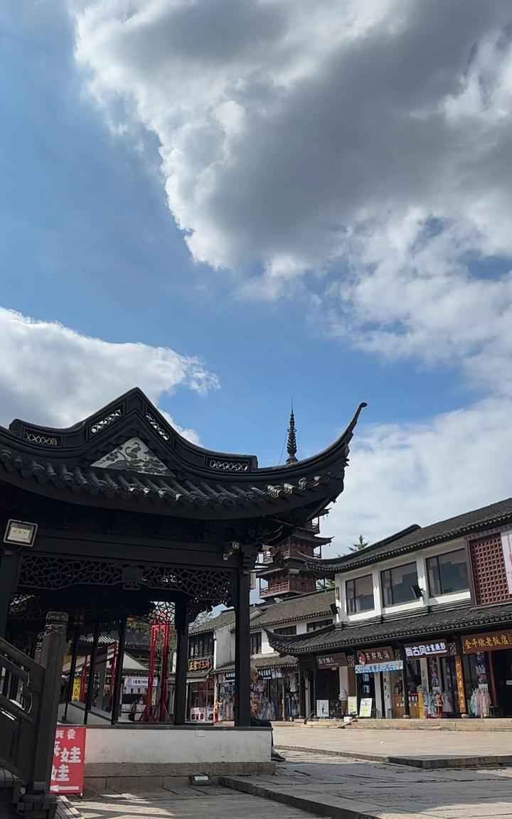 我同学，被准亲家一家拿捏，欲哭无泪。同学的儿子，在山西上的大学，和一女同学谈恋
