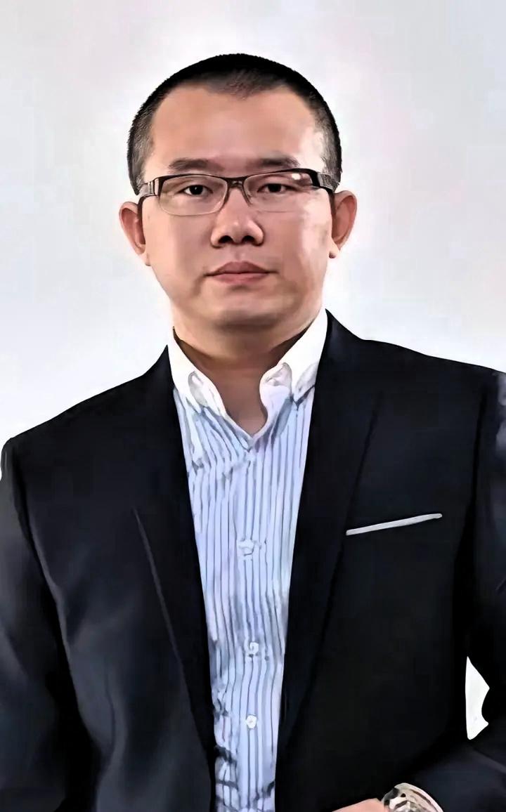 涂磊有句话真是振聋发聩：“一个家庭，如果妻子不打扮，不化妆，整日素面朝天，甚至不