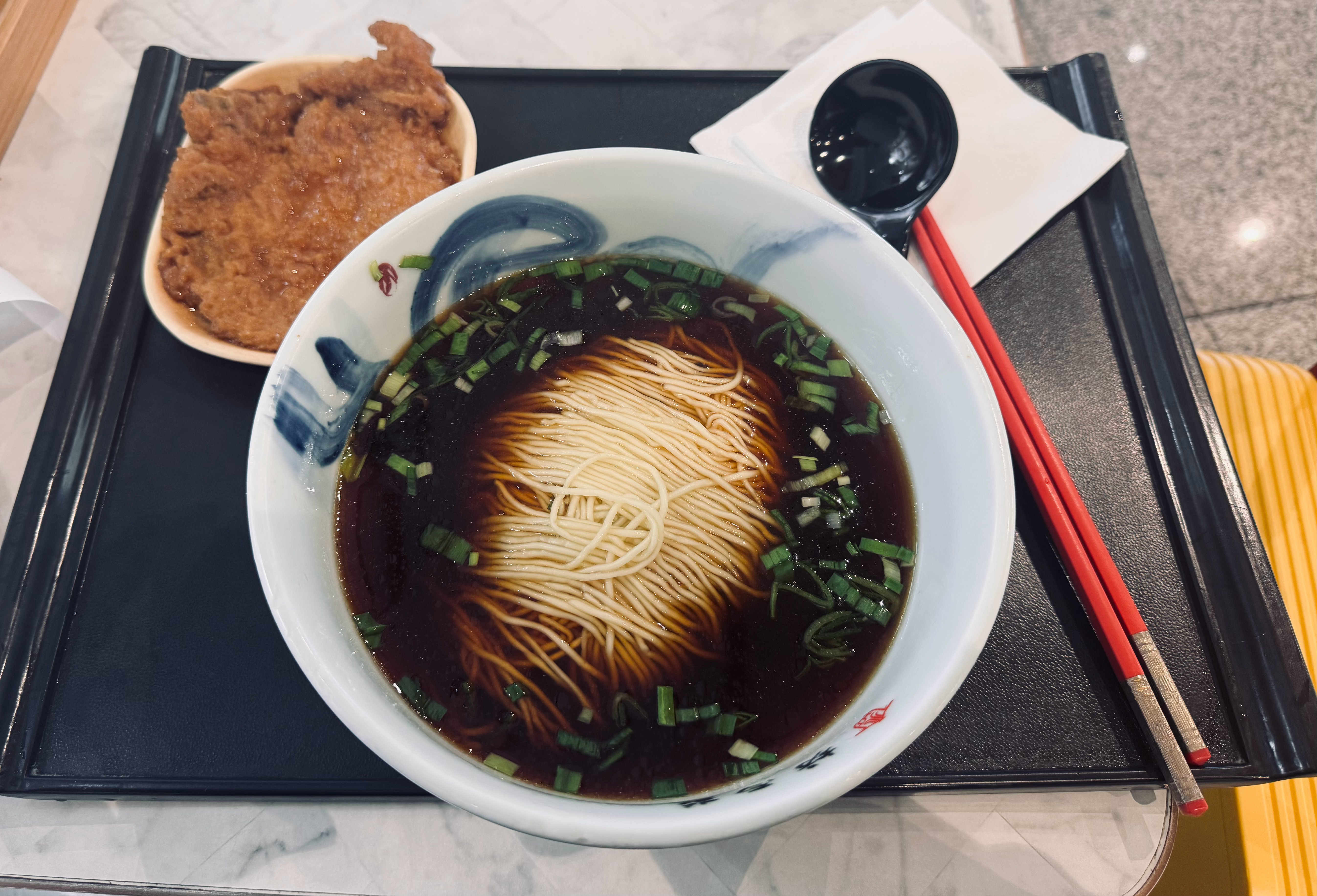 太快了！！2分钟都不到……一碗面就端上来了。预制面是真的难吃啊[哭哭][哭哭]⚡