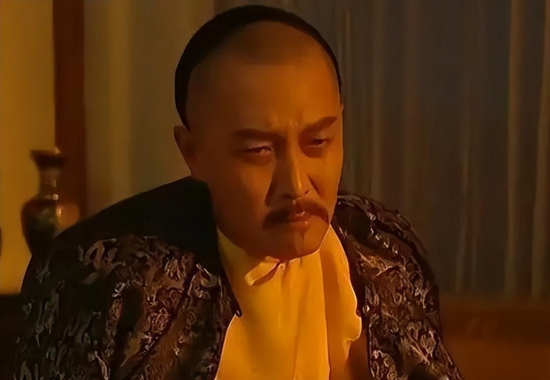 1735年，雍正临终前反复交代一件事——曾静和张熙，朕已经赦免了，子孙后代不得再