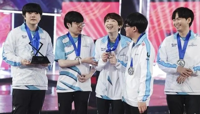 BeryL: Bin在20年决赛前就在选手中很有名, 还有卓定也很厉害