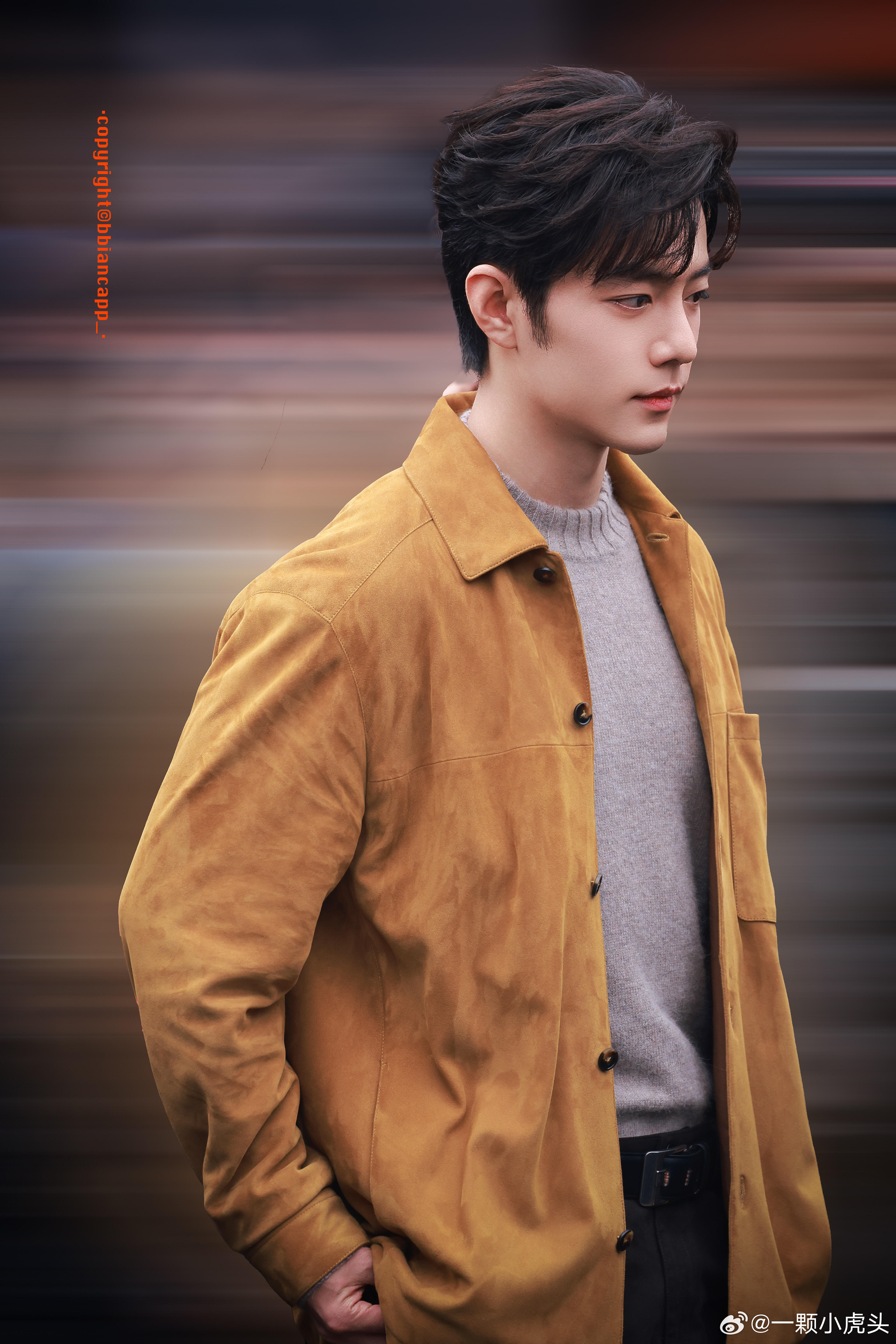 米兰秀场摄影师们镜头下的肖战，走哪都有野生站哥站姐肖战故意把穿什么听成了吃什么