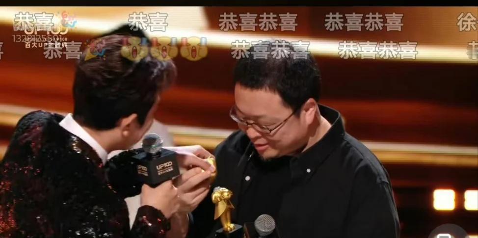 老罗又教所有网红上了一课：什么叫“头掉了都能给你圆回来”的顶级直播素养。年度最