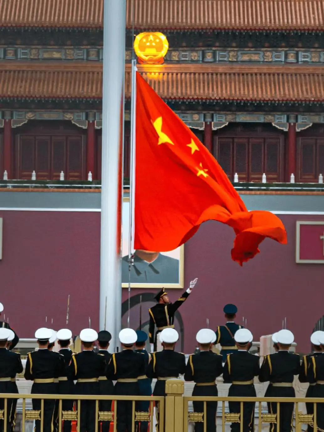 我们可能是最后一个从弱小走向强大的大国了！ 全球瞩目的事实是，中国已经从曾经