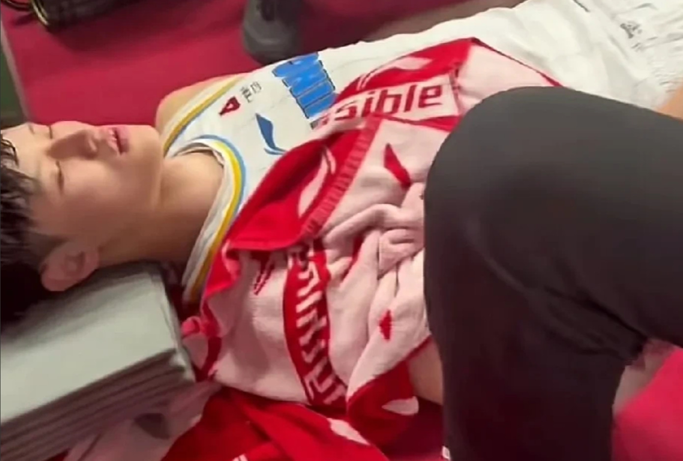 中国男篮3号位魔咒！纵观中国男篮历史，3号位的球员那种身体素质极佳的攻防一体