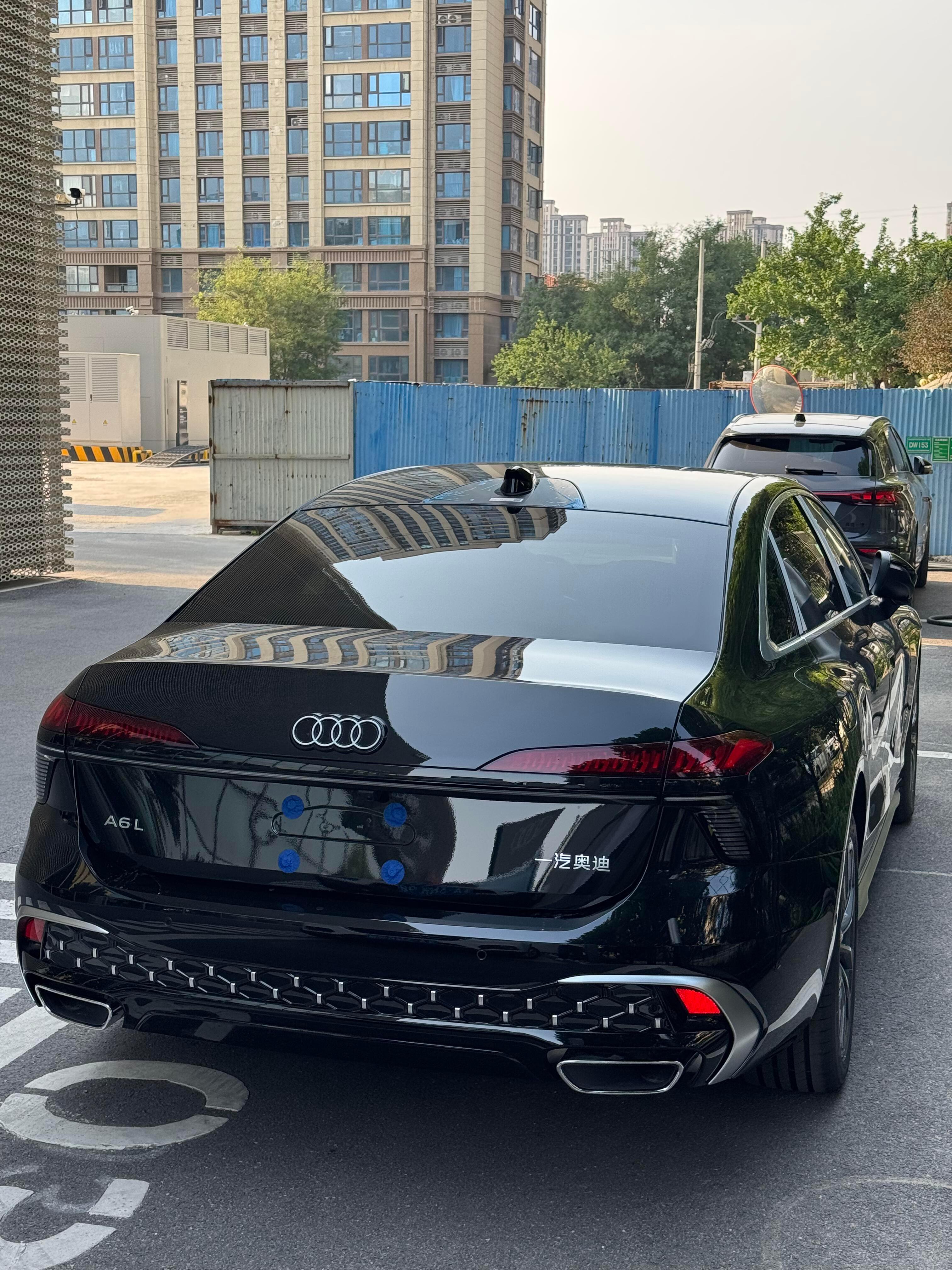 奥迪A6L26款尊享版（C9版本）指导价352900官方权益3000额外优惠
