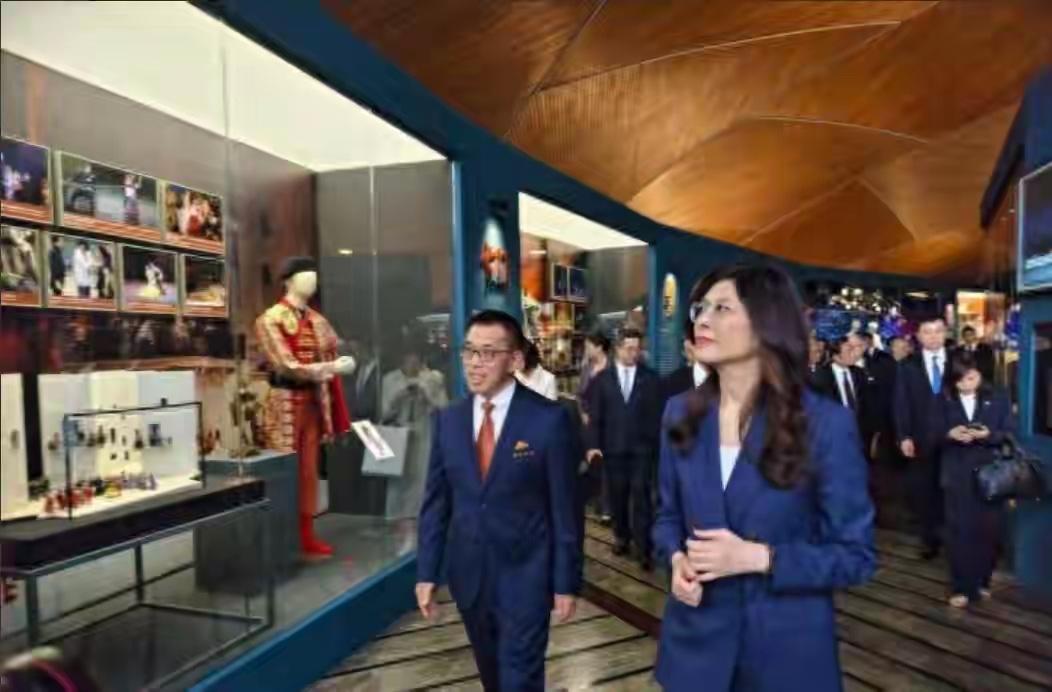 看明白了没有，这趟大陆行最扎心的地方，不是看了多少高科技，而是郑丽文临走前把一句