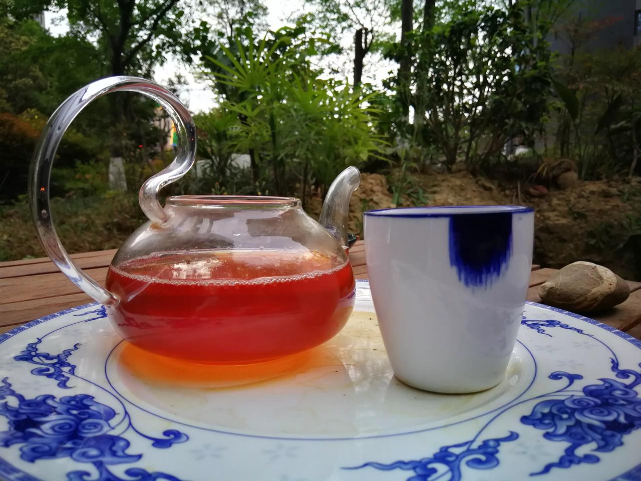 这几年自从没有钱💰交电费后，就不用电磁炉做开水泡茶，每天只能在物业堆积的废材堆