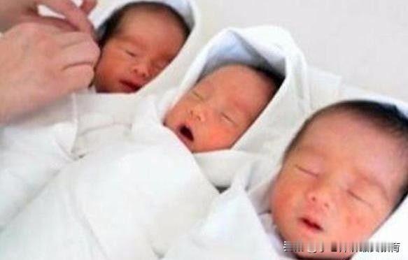 赚钱和带娃哪个更辛苦？很多全职妈妈说自己多么辛苦，作为一个既上班又带娃的职业女