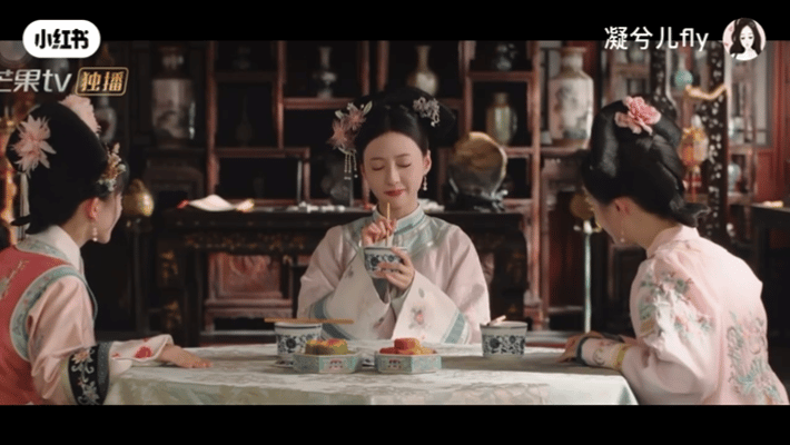 终于知道短剧为什么越来越火了看了短剧翻拍的还珠格格，你别说还真有点东西。主角竟