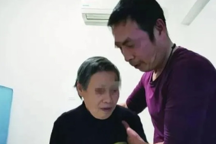 八旬母亲状告三子女：百万房产争夺战撕裂三十年亲情新闻背景：#百粉真的很难