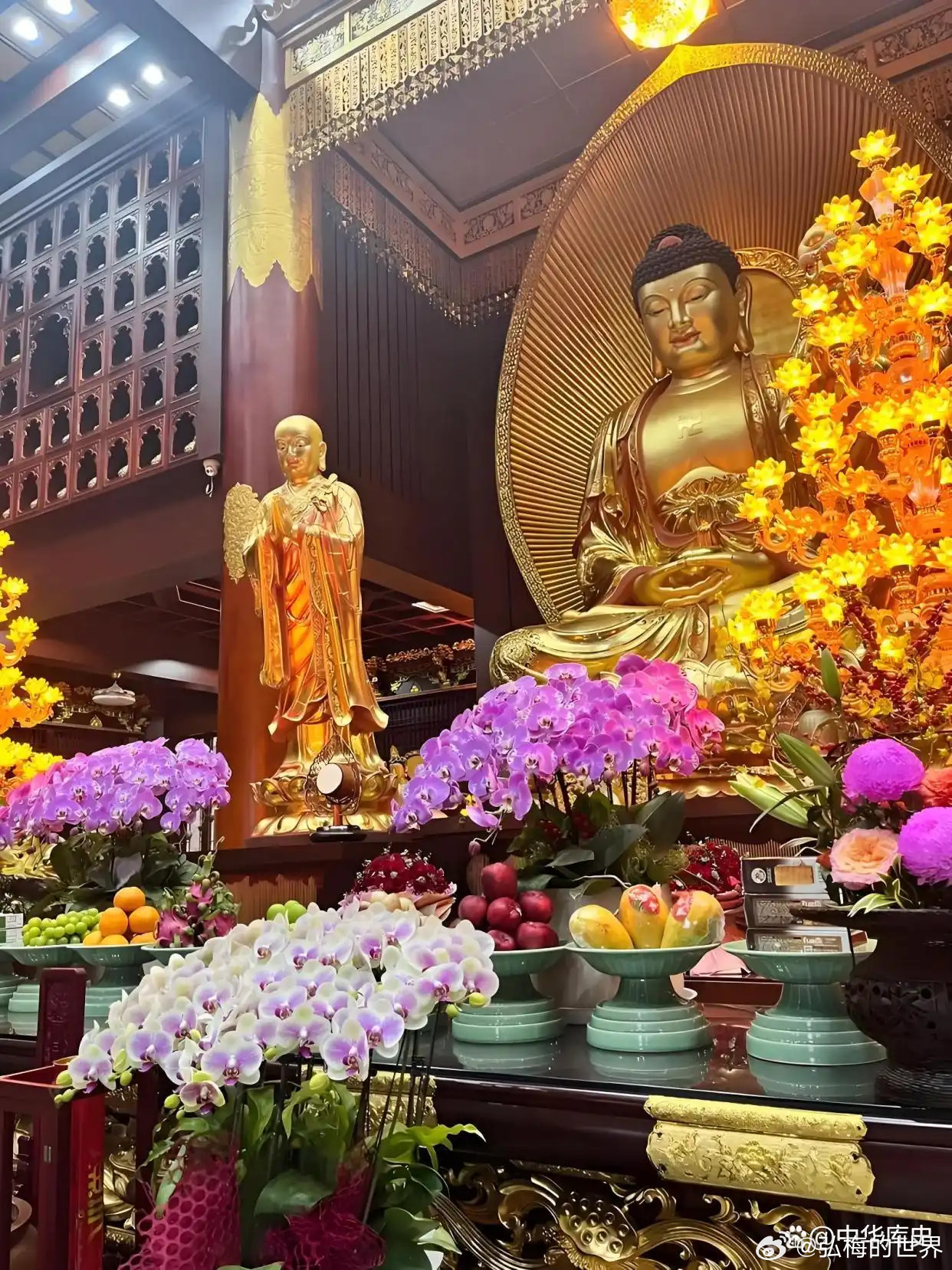 【佛前供花的十大功德】若有众生奉施香华。得十种功德。何等为十。一者处世净妙如花。