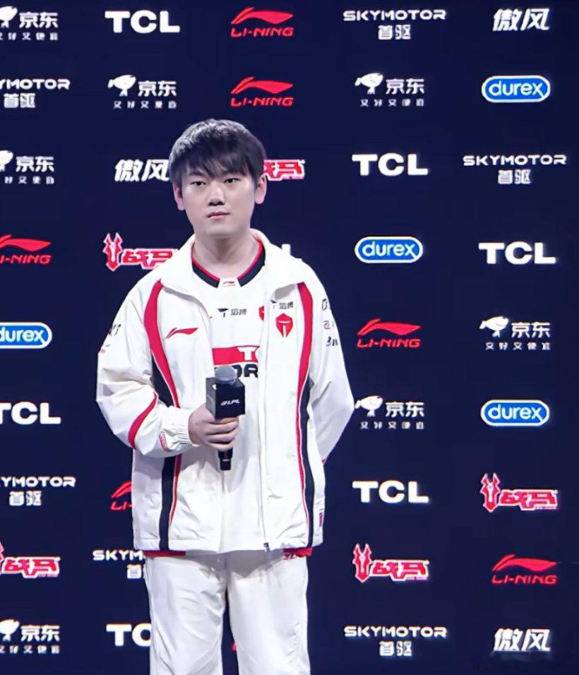 Jackeylove：我跟Tian神都是休息一段时间，也在慢慢找回自己的状态，也