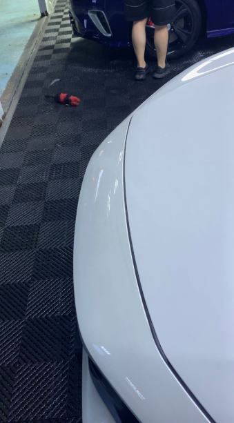 提车两个月车漆发黄十一代思域7月底提的车，现在塑料件发黄明显，这个是正常现