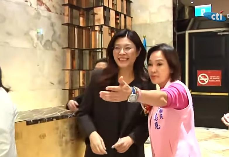 郑丽文与柯志恩同台高雄云林同乡会高雄云林同乡会今天（4日）举行活动，国民党主