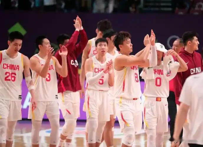 北京时间7月22日，据国内体育网站直播吧报道，中国男篮归化球员事项已经暂停，何时