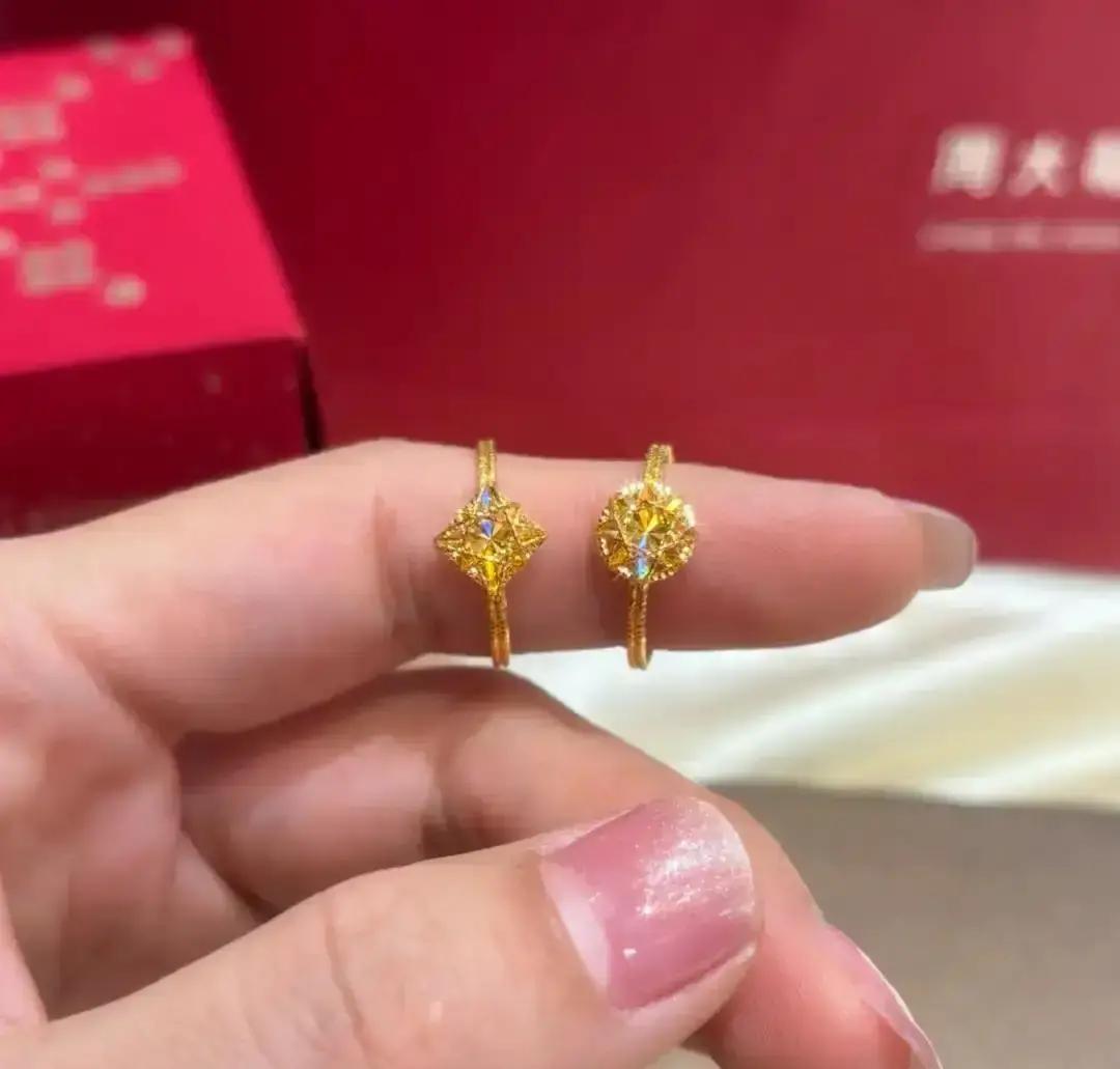 3000块年终奖变双倍闪黄金也能像碎钻炸火？周大福把足金切成几十个反光面，