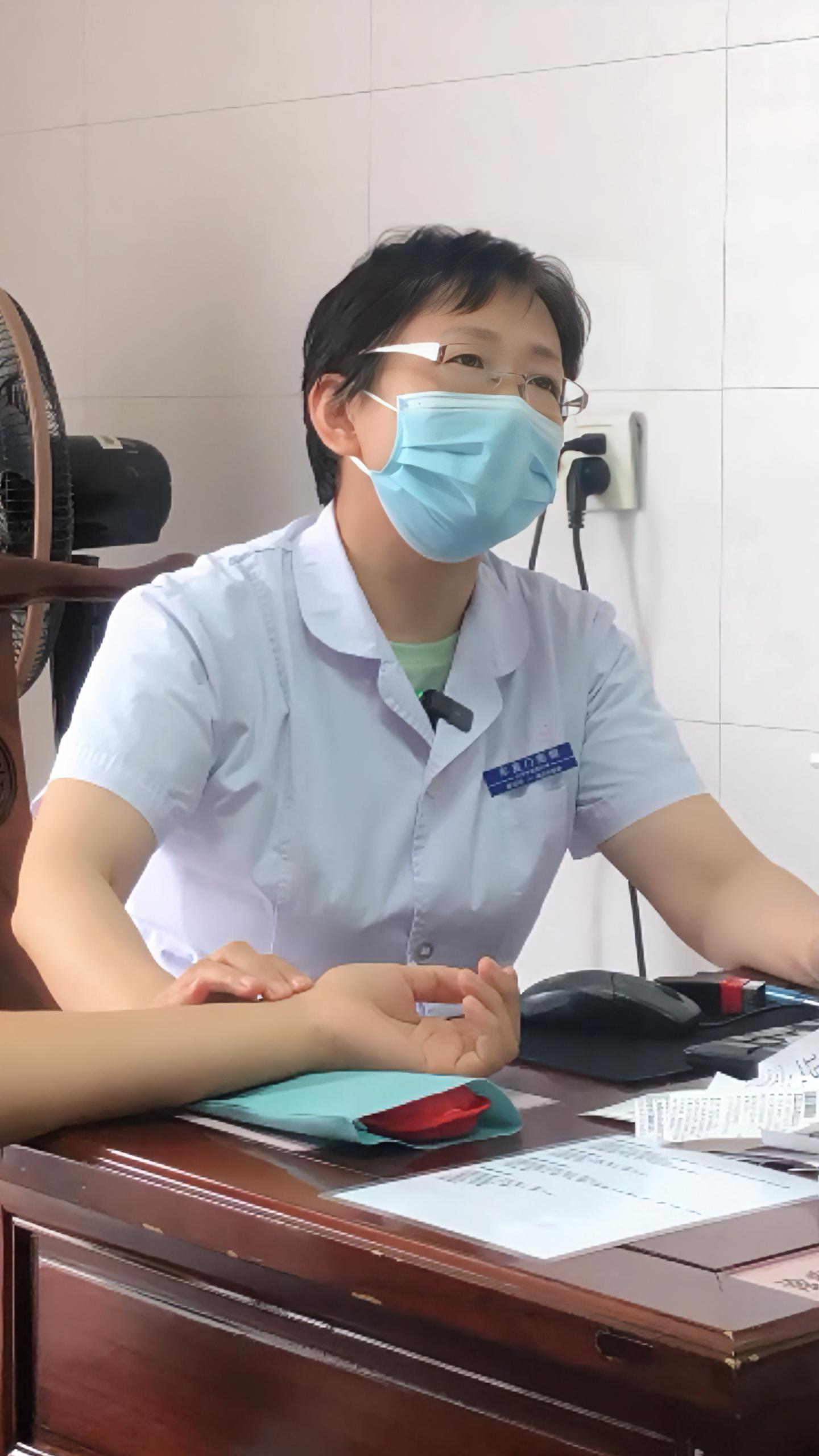 前段时间接诊过一个37岁的湿疹患者，患病10余年，今年7月爆发全身，全...