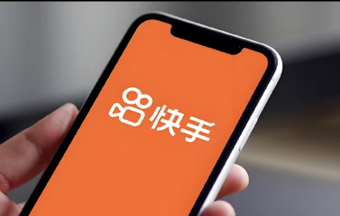 12月22日22时左右，快手平台多个直播间出现大量色情内容。《正在新闻》记者发现