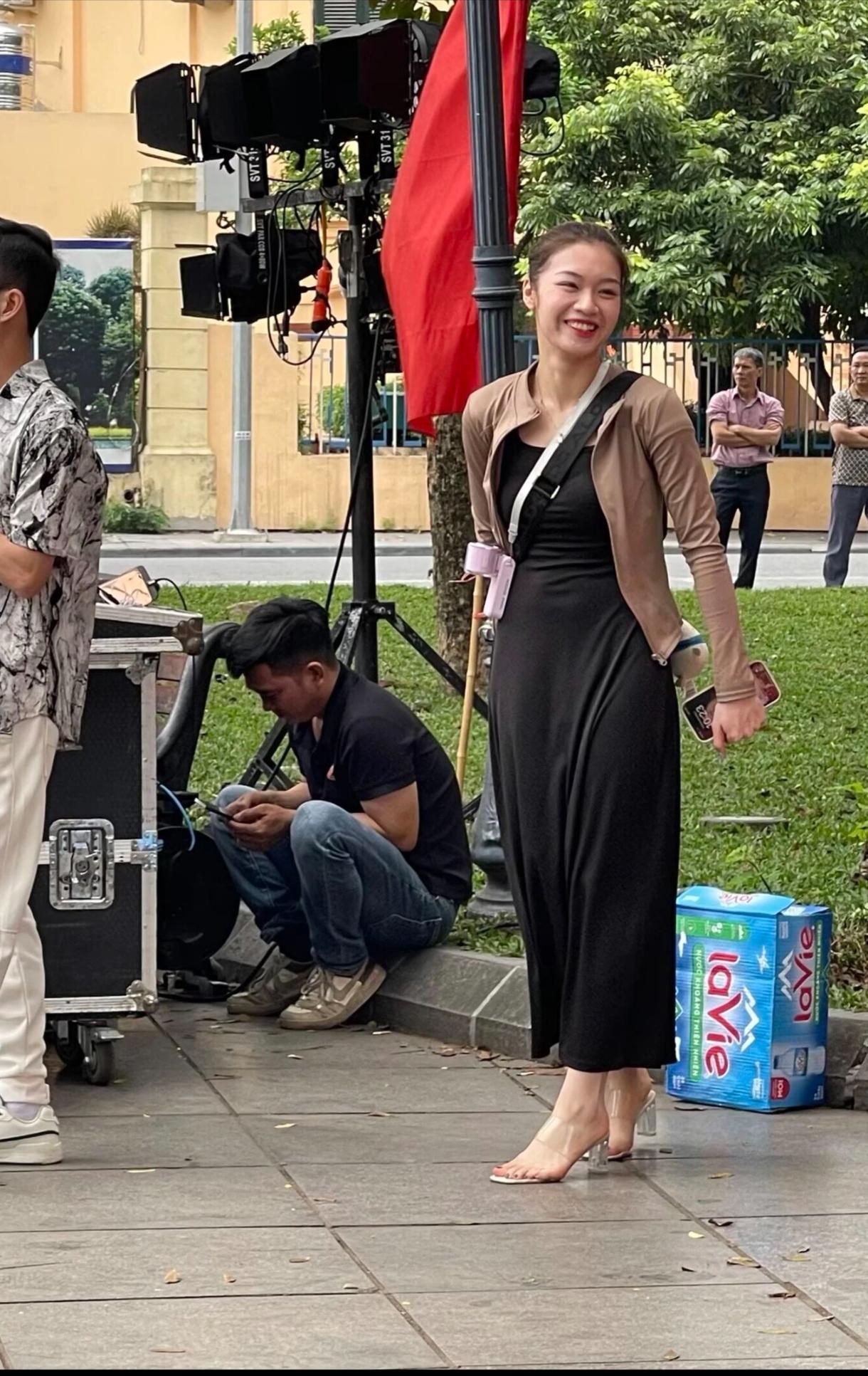 越南姑娘身材比较好，基本都是苗条玲珑型的，皮肤也可以，五官有民族特点，一方水土养