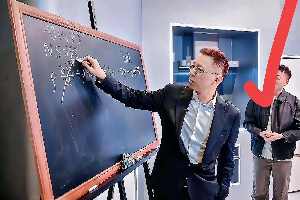 61岁的张朝阳，拥有北京搜狐的三栋大楼，名下房产更是无数。现在独居在北京1000