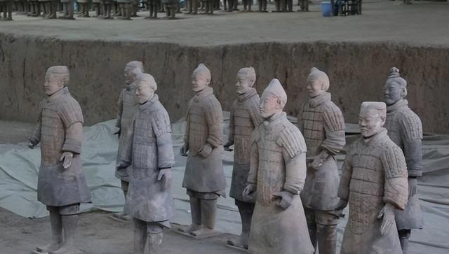 2006年斯坦福的核物理实验室里，科学家们惊讶地发现，兵马俑身上的蓝颜料成分，居