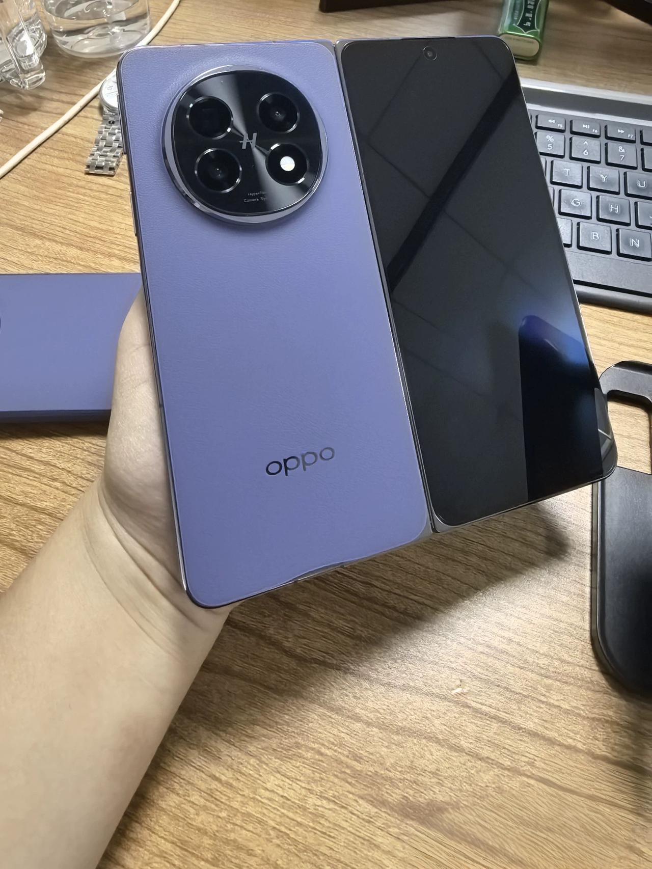 今年买折叠屏不是华为就是oppo，这句话是我在小绿书看到的，讲真的，今年oppo