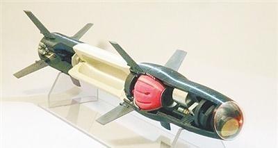 碳纤维的强度是钢的好几倍，为什么不用碳纤维做坦克战舰的装甲？其实说白了，是因为碳