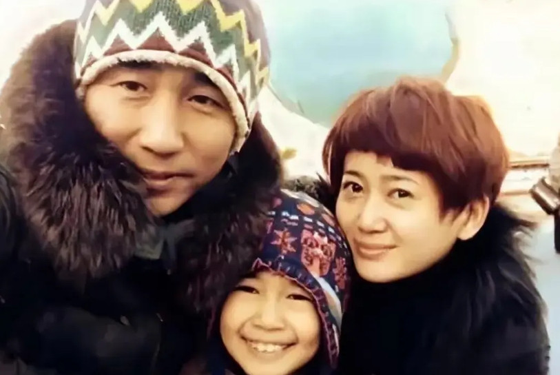 沙宝亮的前妻是扮演苏麻拉姑的朱娜，漂亮的大美女一个。后来两个人也离婚了，前几年